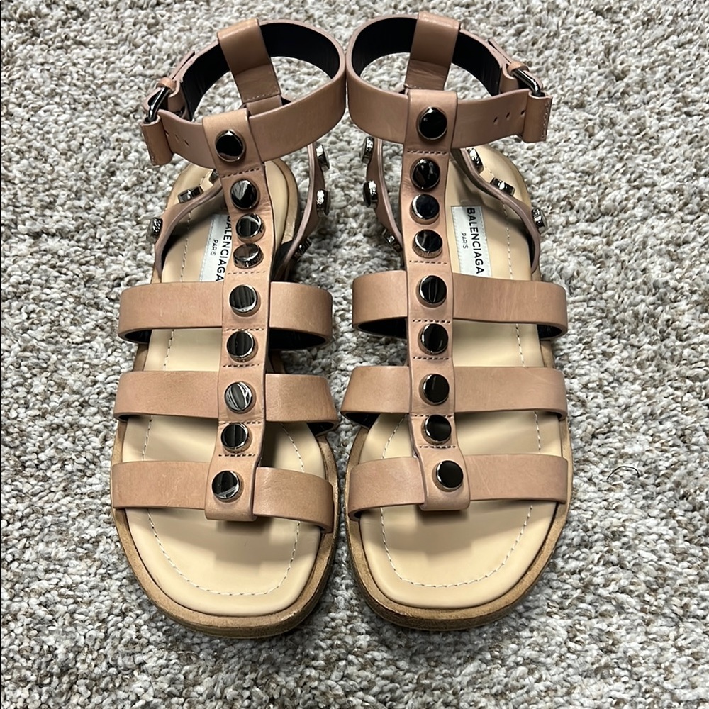 Balenciaga gladiator sandal 36.5 tan and silver like new!!